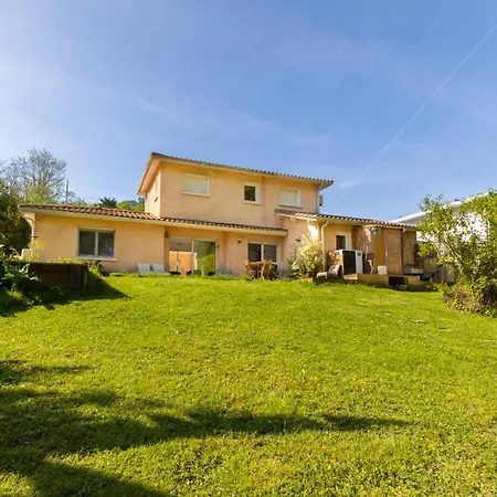 Belle Avec Jacuzzi, Parking, Climatisation, Jardin, Calme