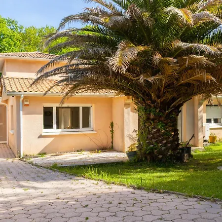 Prázdninový dům Belle Avec Jacuzzi, Parking, Climatisation, Jardin, Calme