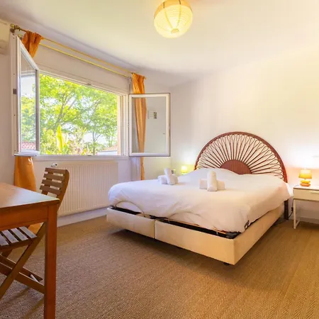 Belle Avec Jacuzzi, Parking, Climatisation, Jardin, Calme Prázdninový dům Biarritz