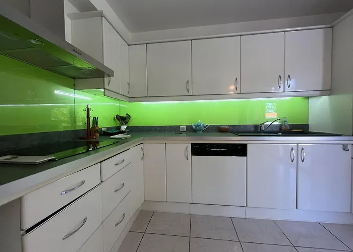 Belle Villa Avec Jacuzzi, Parking, Climatisation, Jardin, Calme