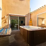 Belle Avec Jacuzzi, Parking, Climatisation, Jardin, Calme Сasa de vacaciones Biarriz