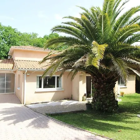 Belle Avec Jacuzzi, Parking, Climatisation, Jardin, Calme Сasa de vacaciones *
