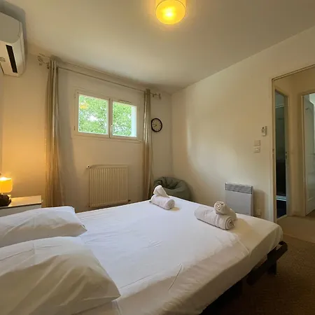 펜션 Belle Avec Jacuzzi, Parking, Climatisation, Jardin, Calme *
