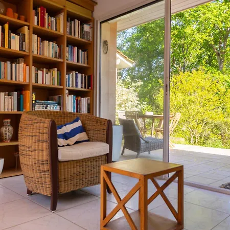 Hébergement de vacances Belle Avec Jacuzzi, Parking, Climatisation, Jardin, Calme *