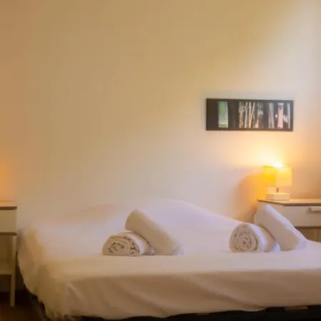 Belle Avec Jacuzzi, Parking, Climatisation, Jardin, Calme Hébergement de vacances