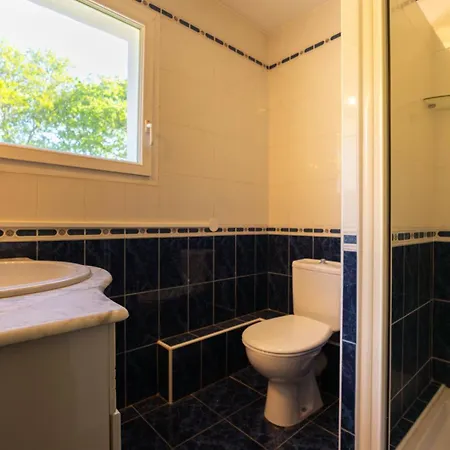 Belle Avec Jacuzzi, Parking, Climatisation, Jardin, Calme