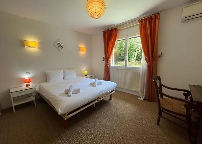 Belle Villa Avec Jacuzzi, Parking, Climatisation, Jardin, Calme