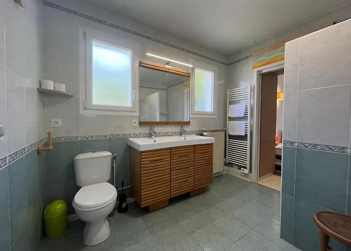 Belle Villa Avec Jacuzzi, Parking, Climatisation, Jardin, Calme Σπίτι διακοπών